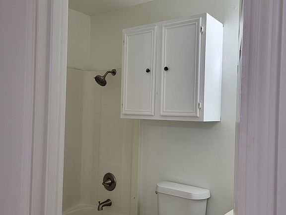 5th image of 104 Belaire Dr #1