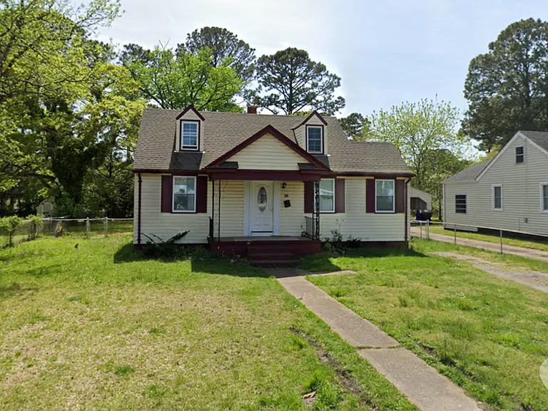 35 Fairview Cir S — Photo 1