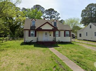 35 Fairview Cir S, Portsmouth, VA 23702