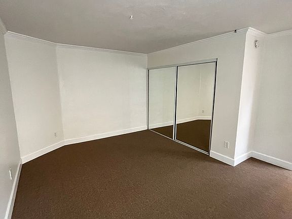 5th image of 129-43 D Ave #129-1/2