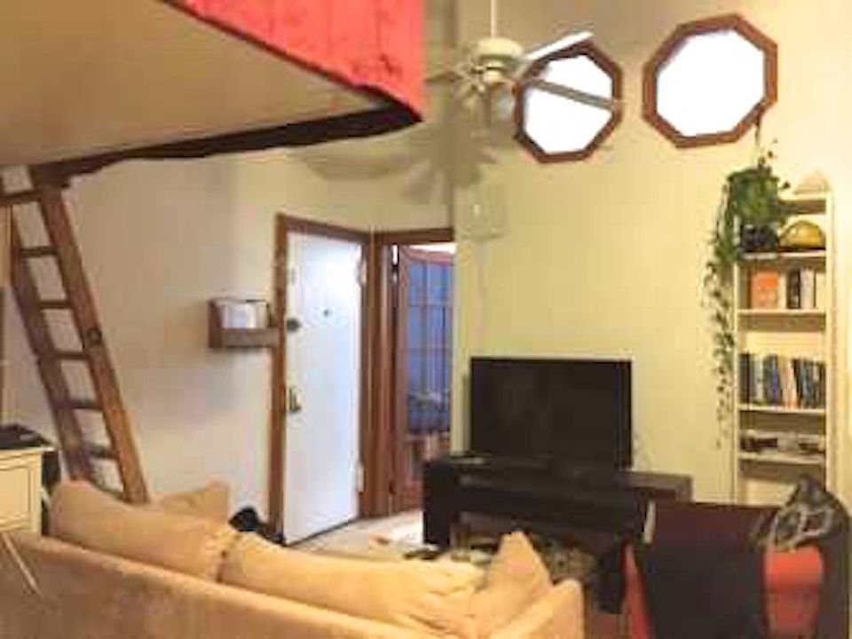1st image of 601 E 11th St APT 1a