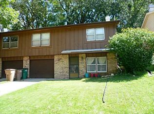 2021 64th St, Windsor Heights, IA 50324