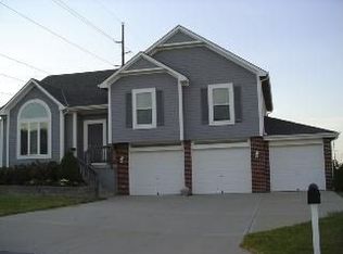 21414 W 54th St, Shawnee, KS 66218