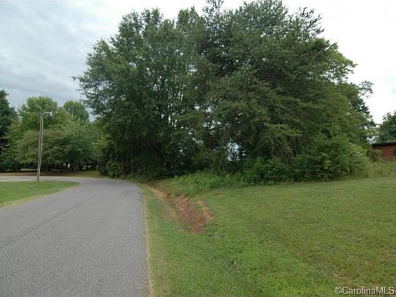 3rd image of 7 Lucky Creek Ln #7