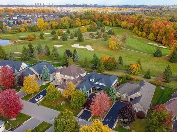 35 Links Ln, Brampton, ON L6Y 5H2