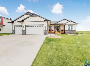 4125 N Interlachen Trl, Sioux Falls, SD 57107