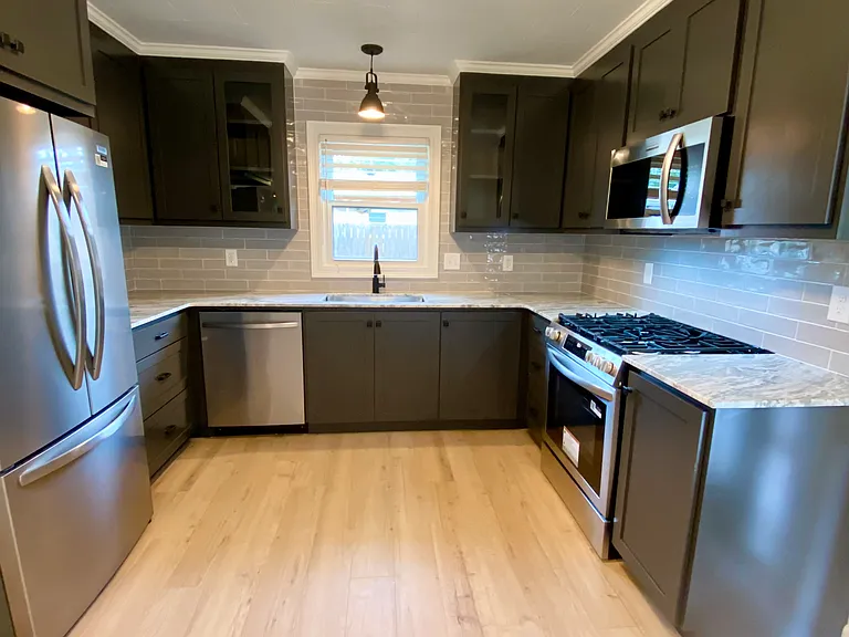 206 Mary St — Photo 3