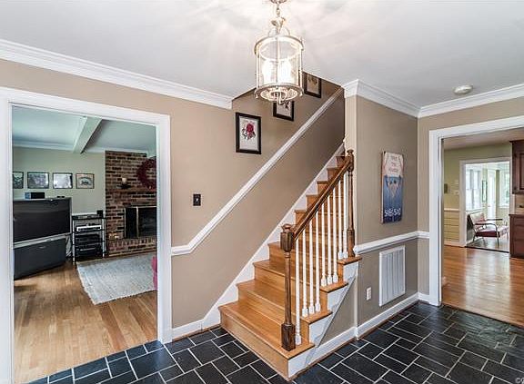 3rd image of 201 Harwick Dr