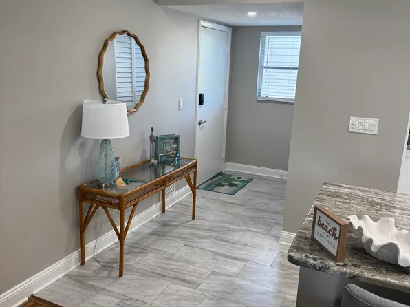 3660 Ironwood Cir APT 301, Bradenton, FL 34209