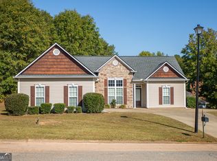 105 Creekside Dr, Lagrange, GA 30240