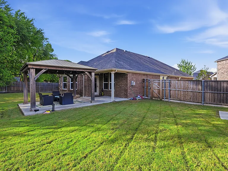405 Windward Dr — Photo 33