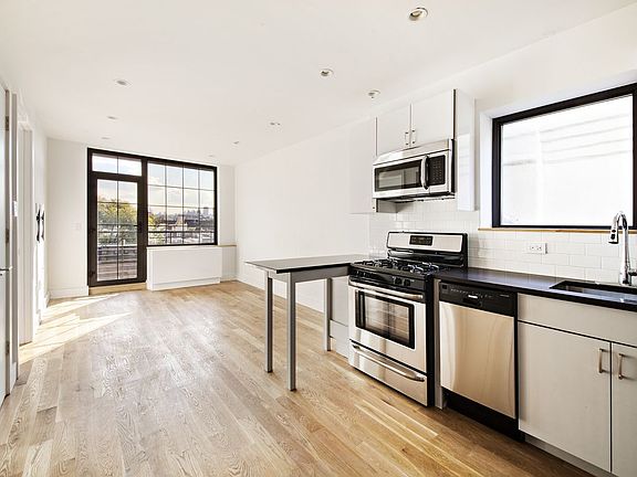 4th image of 145 W 123rd St #4A