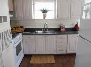 53 Ruthven St, Springfield, MA 01128