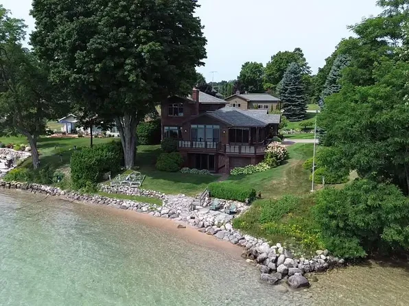 12305 3rd St, Kewadin, MI 49648