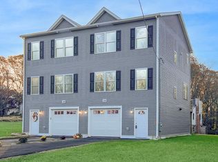 16 Apthorp St, Worcester, MA 01606