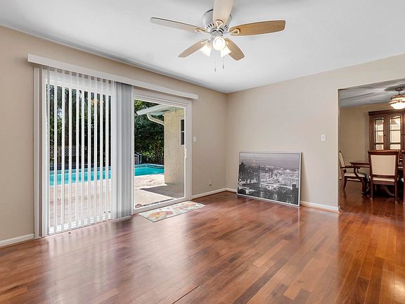 3rd image of 115 Willaura Cir
