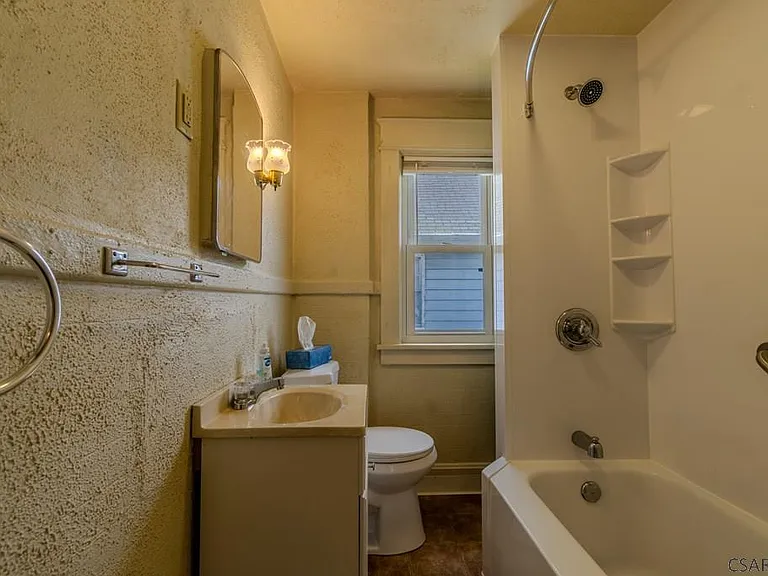 222 Strayer St — Photo 17