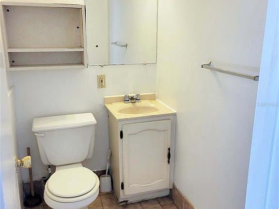 3rd image of 914 SW 8th Ave APT 26