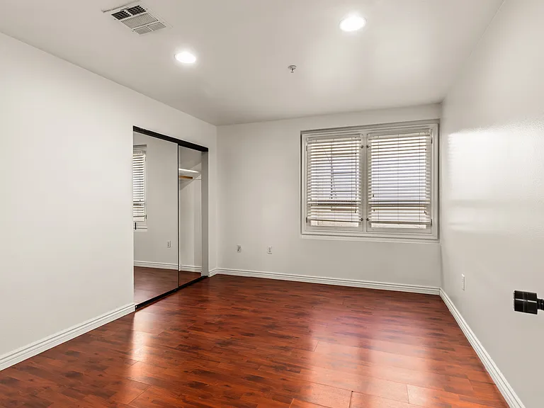 2673 Menlo Ave #3 — Photo 18