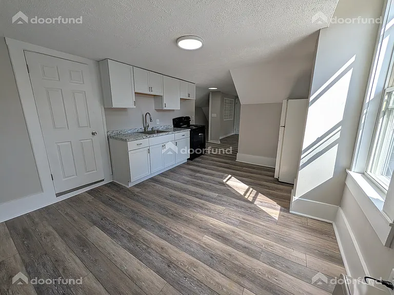 8 Green St #2 — Photo 5
