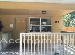 261 D St, Springfield, OR 97477