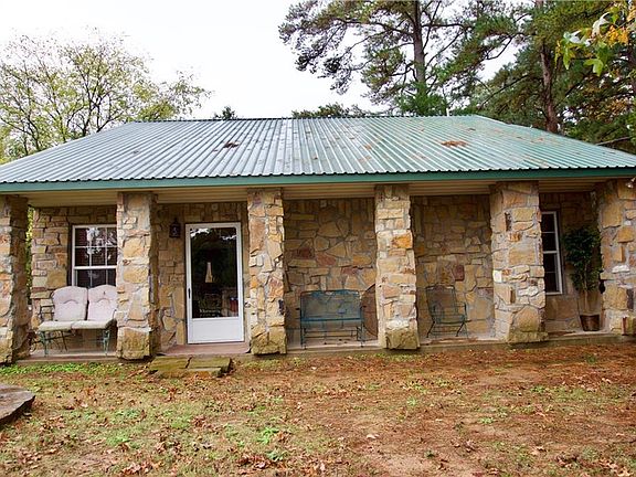 3rd image of 364 San Saba Ln