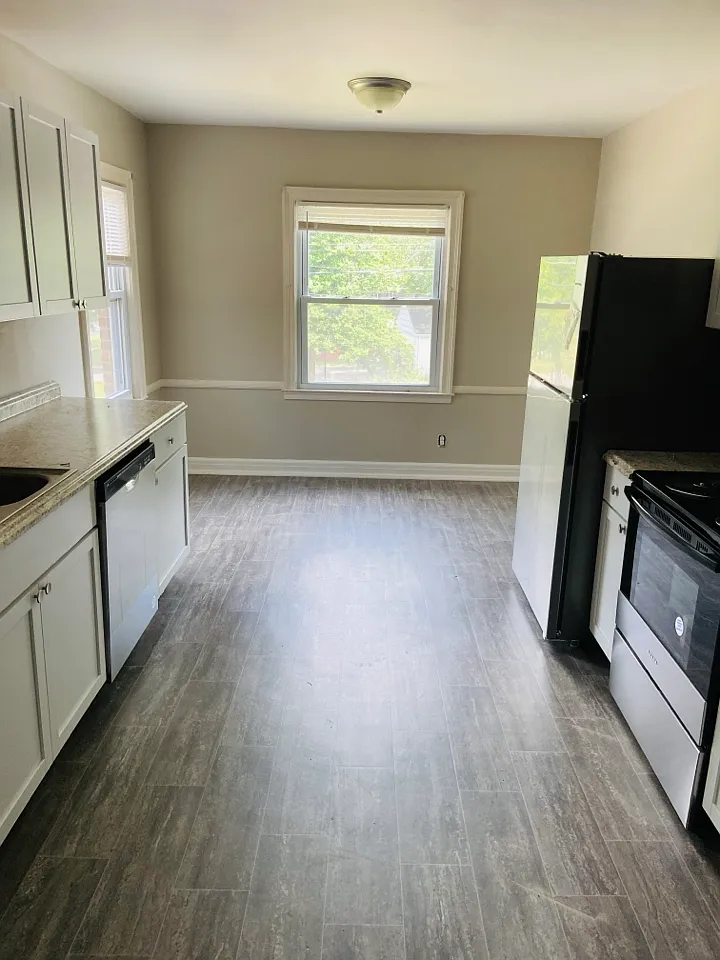 2 bed, 1000 sqft, $1,300 — Photo 4