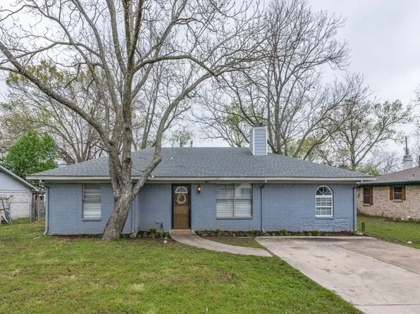407 E McKinney St, Pilot Point, TX 76258