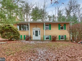 48 School House Rd, Gardners, PA 17324