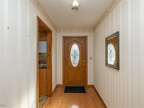 4th image of 243 Edgewood Dr
