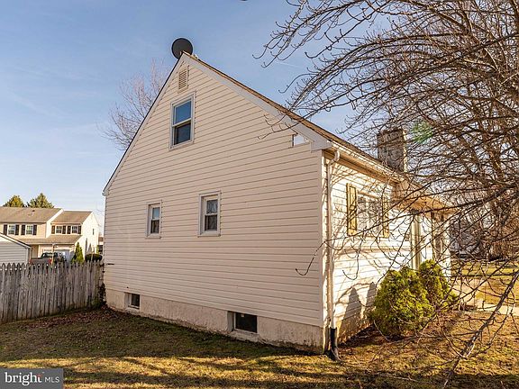 3rd image of 2715 Dutton Mill Rd