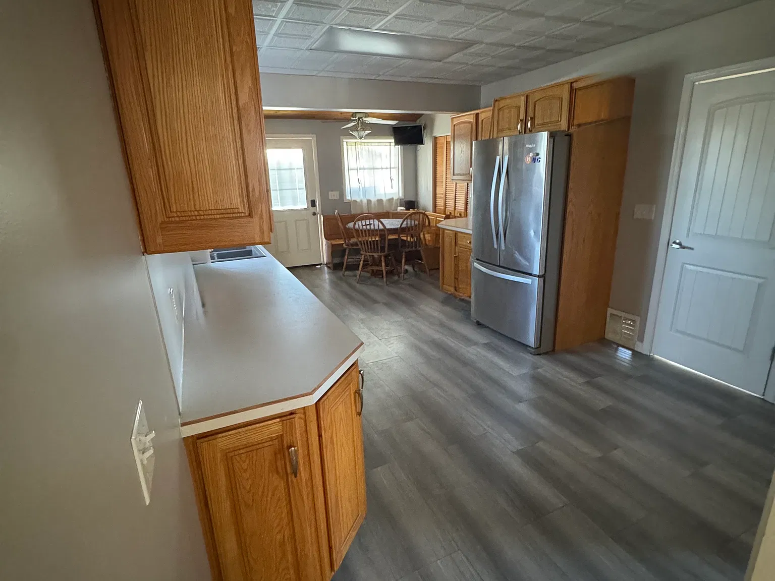 3 bed, 1876 sqft, $2,300 — Photo 2
