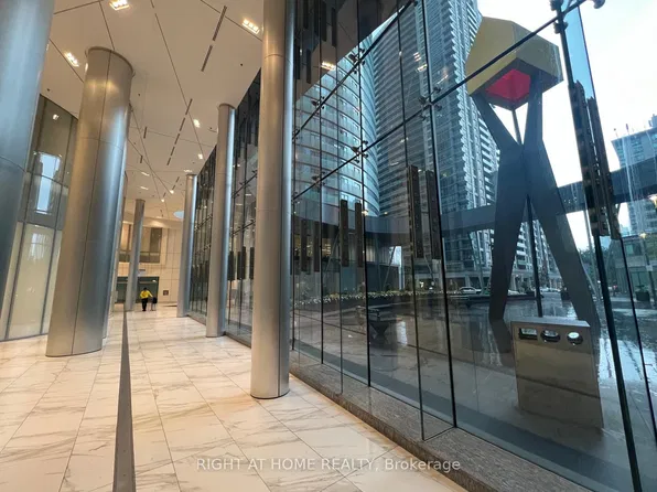 12 York St, Toronto, ON