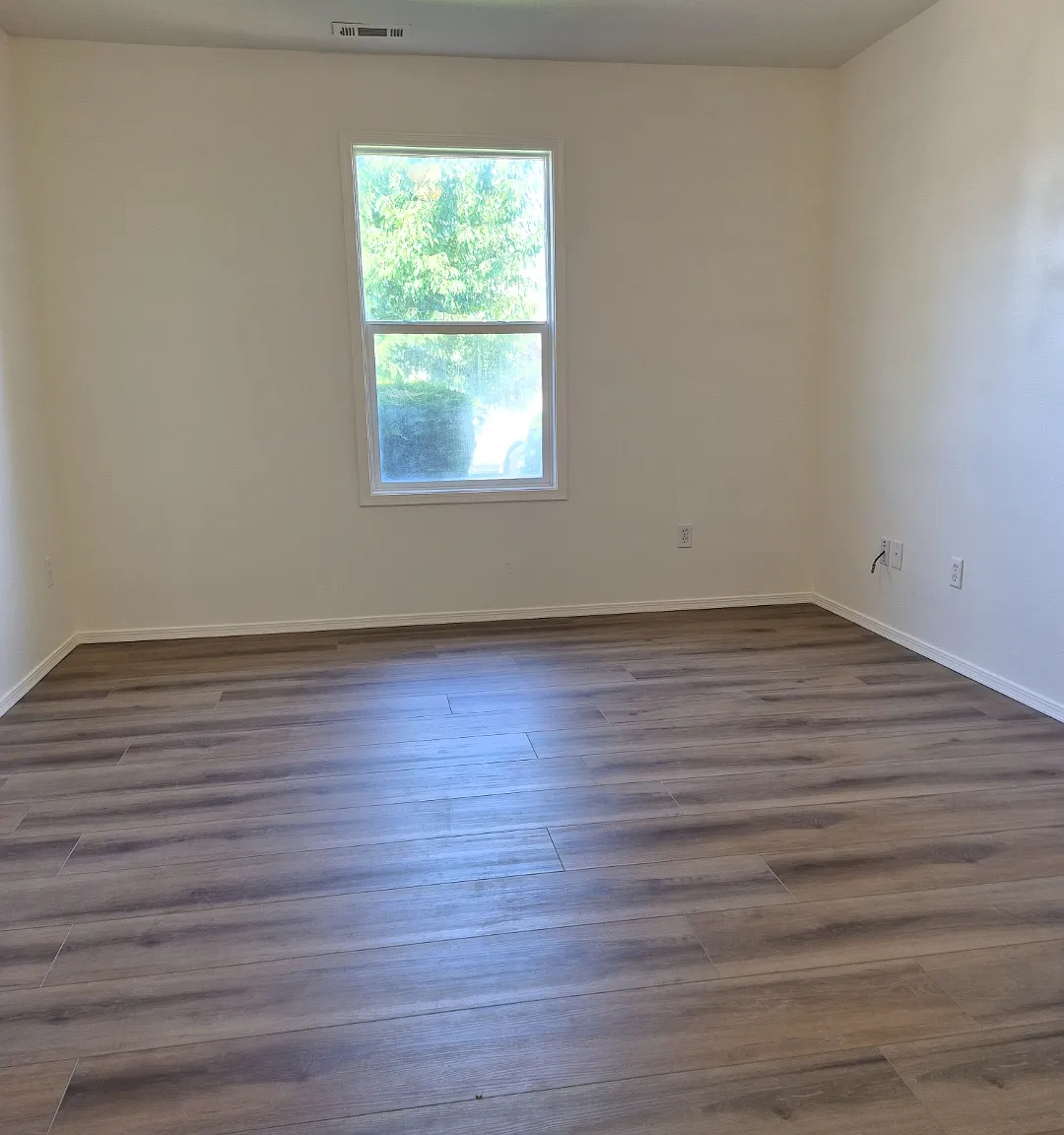 217 Midvale Ave — Photo 4