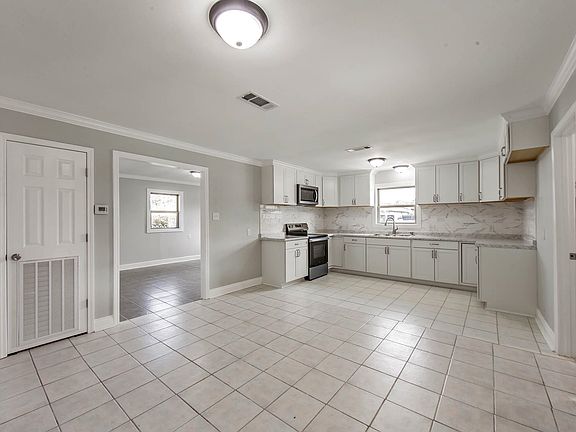 4th image of 507 Linda Ann Ave