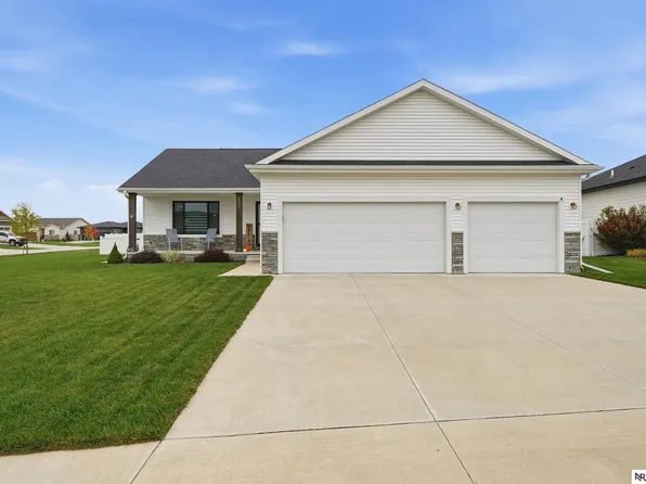 6531 Via Sorrento Dr, Lincoln, NE 68523