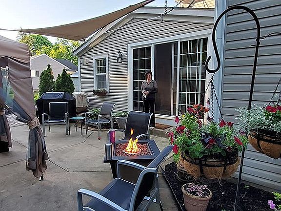 4th image of 69 Hamden Dr