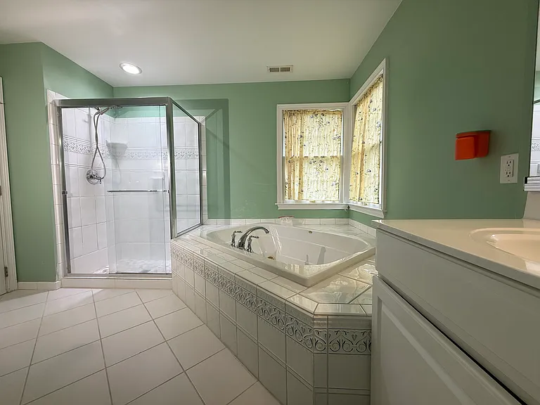 606 Winston Ln — Photo 43