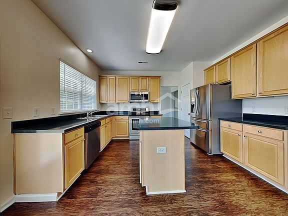 3rd image of 1440 Cantwell Ct