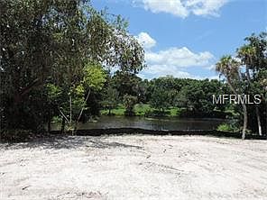 2nd image of 3226 N Seclusion Dr