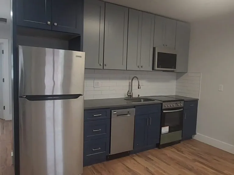 1424 E 102nd St #2B — Photo 1