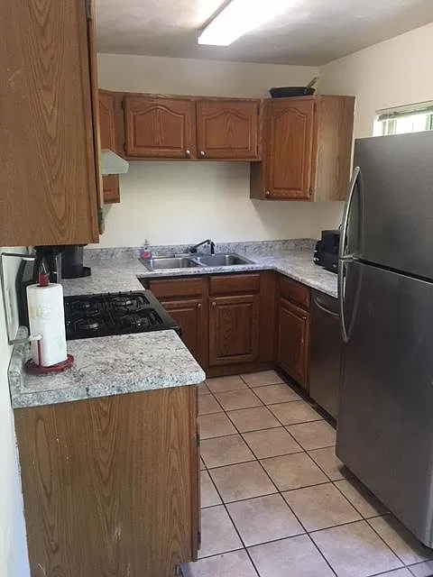 6 bed, 2000 sqft, $3,000 — Photo 4