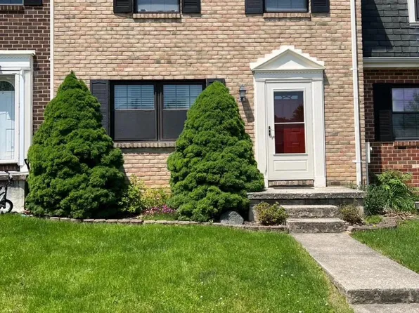 8 Kimball Ridge Ct, Catonsville, MD 21228