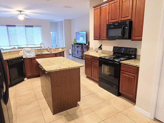 4th image of 8302 Old Town Dr