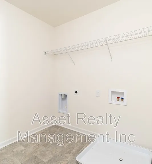 2063 Southwood Cir — Photo 37