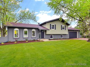 7N162 Nancy Ln, St Charles, IL 60175