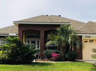 1734 Chatham Village Dr, Fleming Island, FL 32003