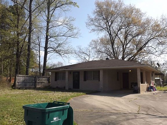 2nd image of 2301 Diane Dr