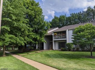7 Crabapple Ln #7, Franklin Park, NJ 08823