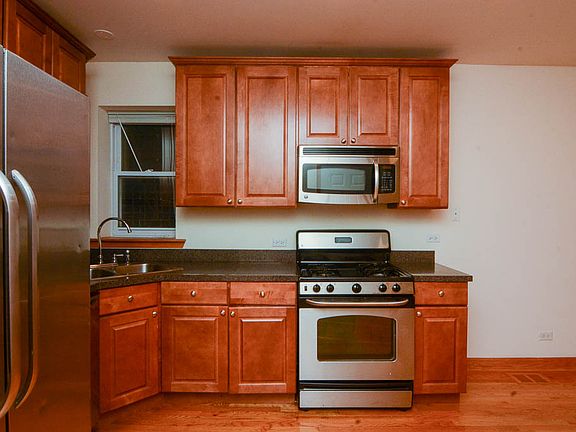 2nd image of 2502 N Southport Ave APT 1